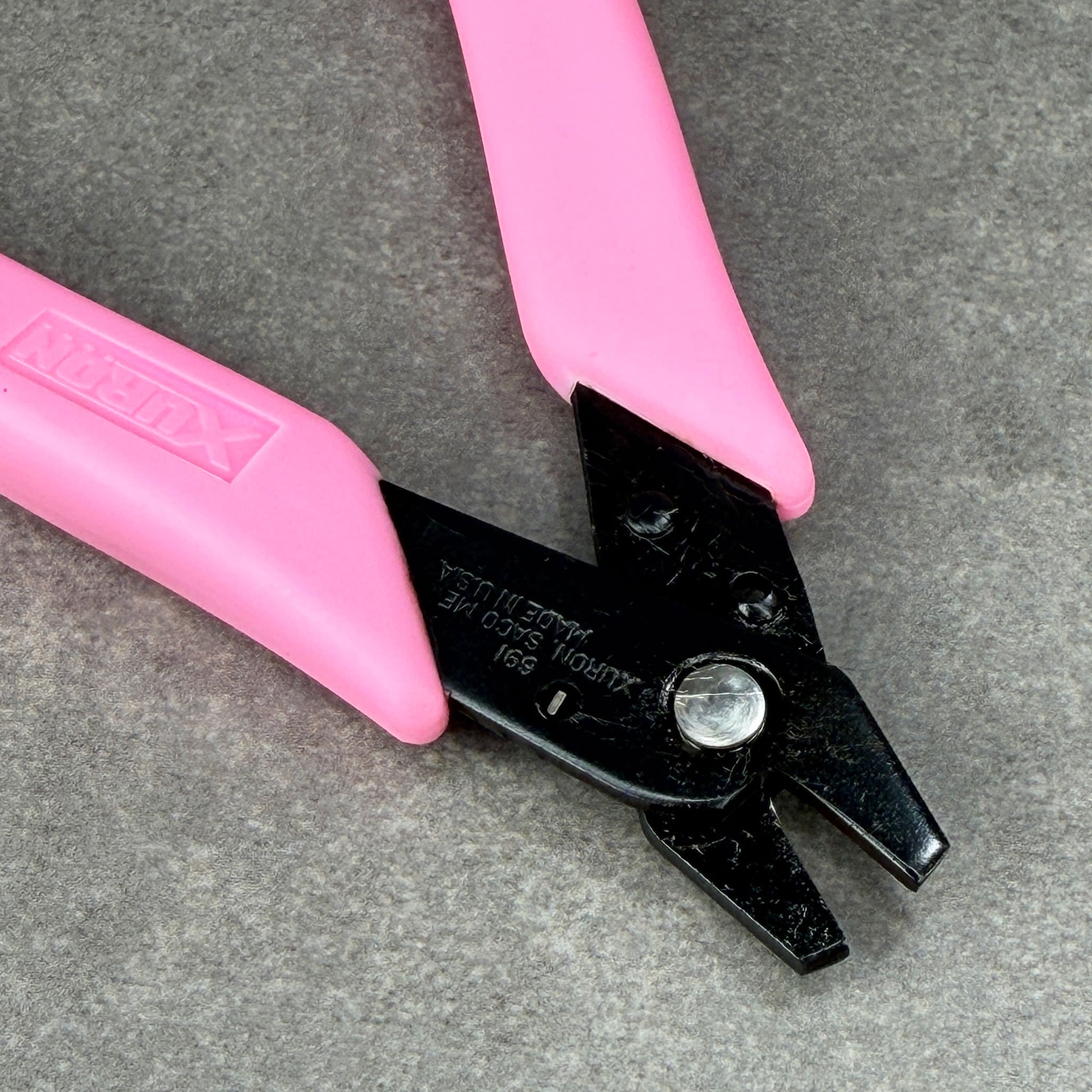 Xuron PL4691P = Xuron Double Flush Wire Cutter with Pink Handles