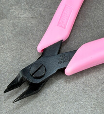 Xuron PL49200P = Xuron Tapered Head Flush Cutting Micro Shear with Pink Handles