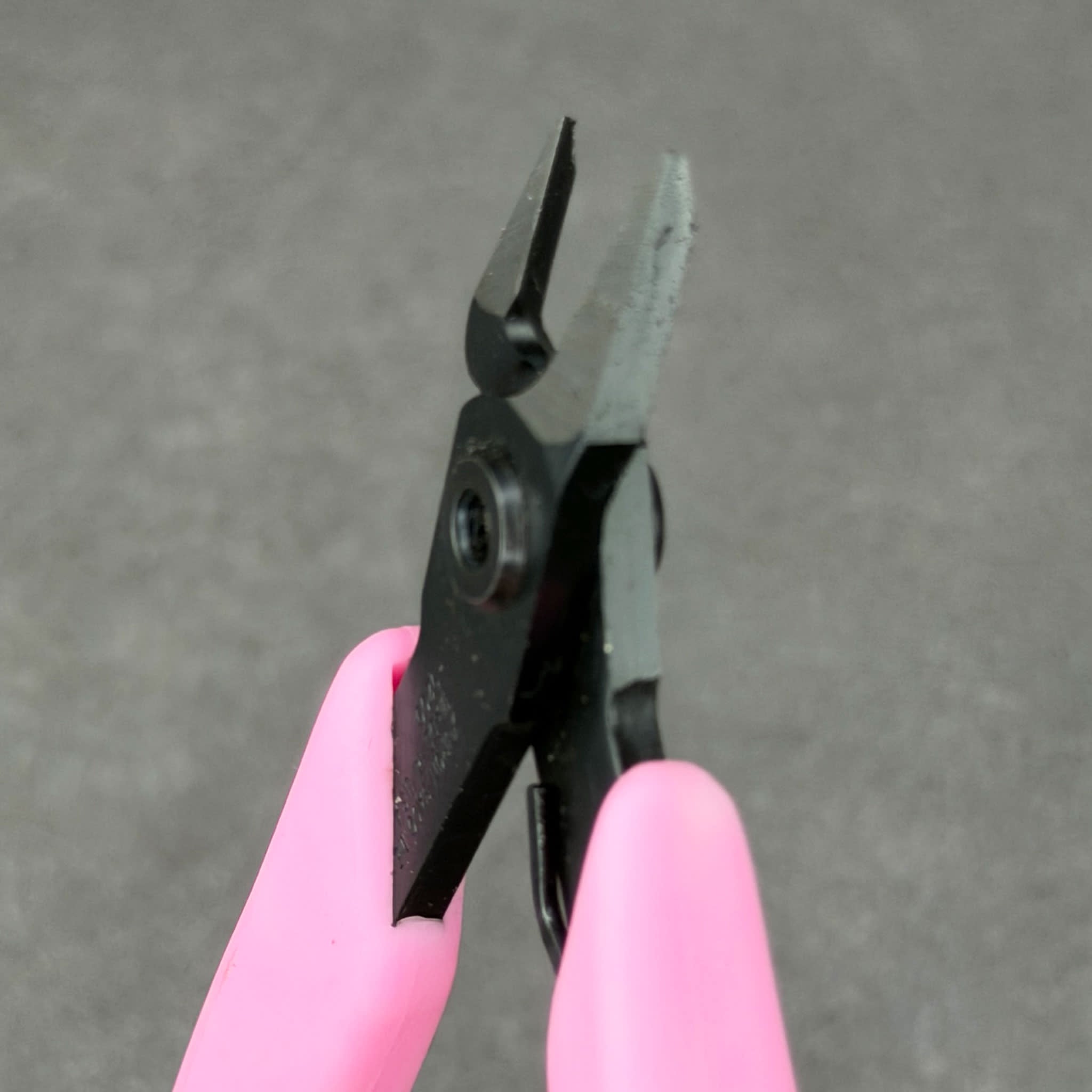 Xuron PL49200P = Xuron Tapered Head Flush Cutting Micro Shear with Pink Handles