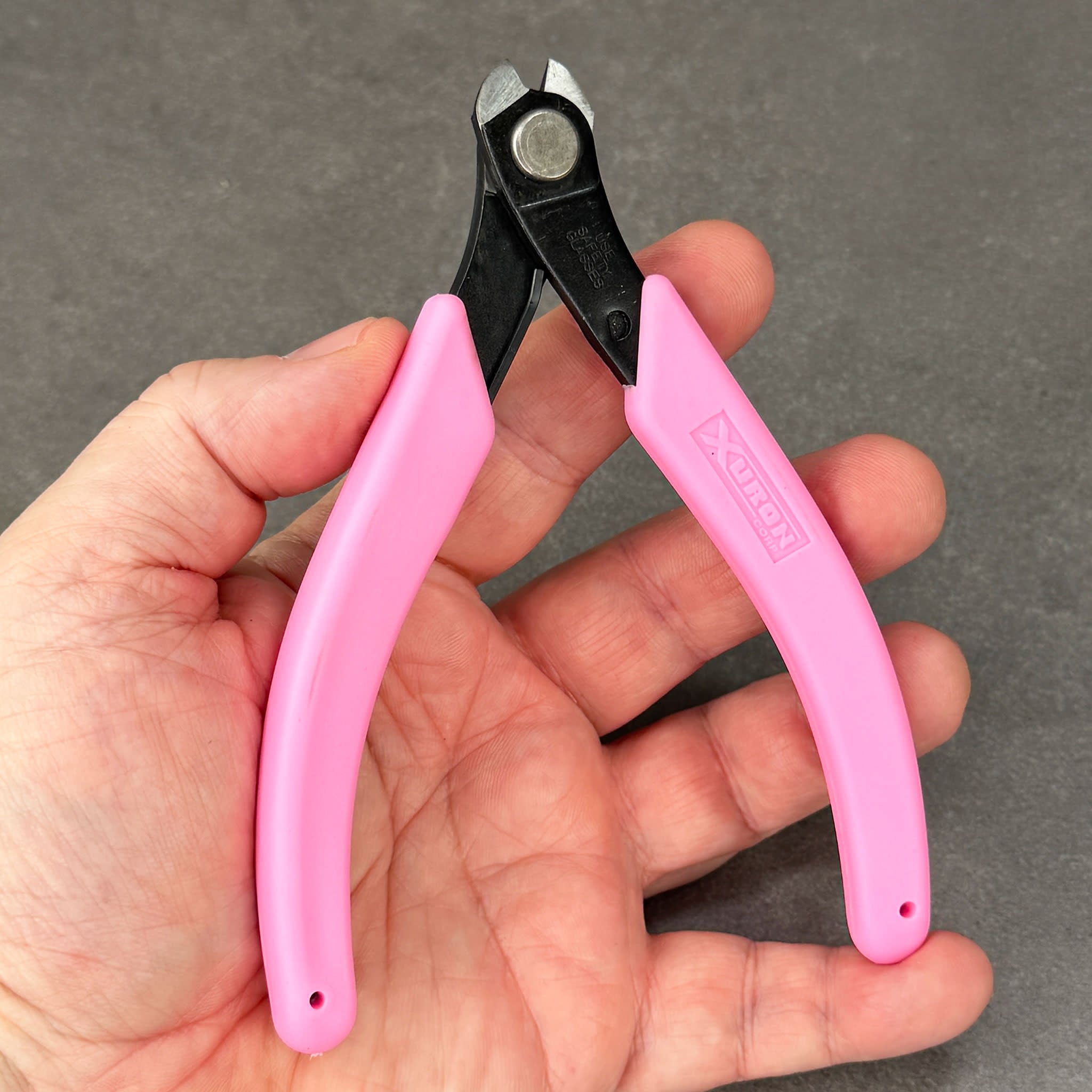 Xuron PL42194P = Xuron Hard Wire Cutter with Tapered Head with Pink Handles