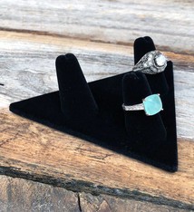 DRG1213 = VELVET RING FINGER DISPLAY 3 FINGERS