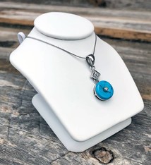 DPD6331 = LEATHERETTE BUST MINI