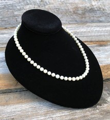 DCH1711 = Value Velvet Low Necklace Bust 8-1/2'' x 7'' x 3-3/4''H