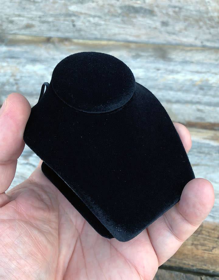 DPD1331 = Value Velvet MINI Bust