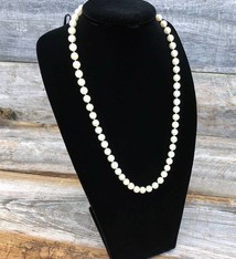 DCH1827 = VELVET NECKLACE BUST 10-3/8''H