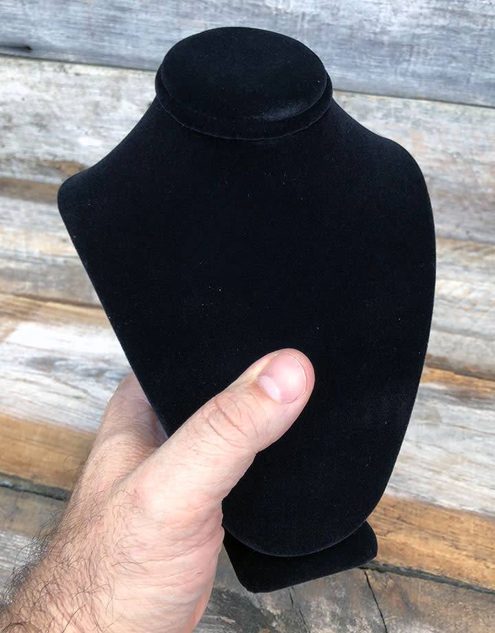 DCH1893 = Black Velvet Necklace Bust 7''H