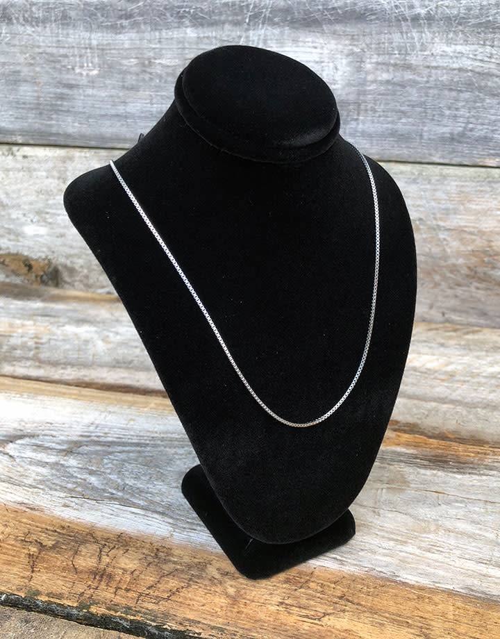 DCH1893 = Black Velvet Necklace Bust 7''H