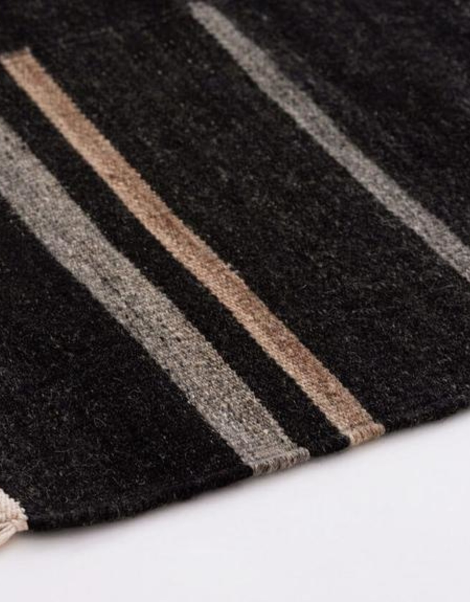 EQ3 Nomad Rug Wool Black