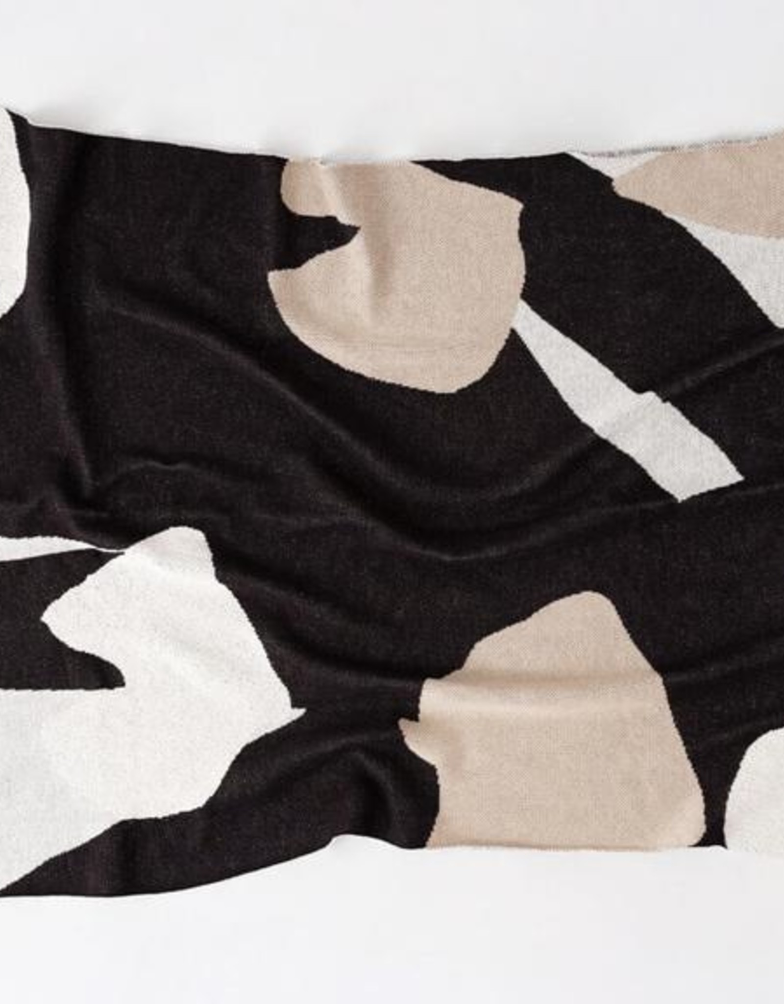 EQ3 Floral Throw-Black