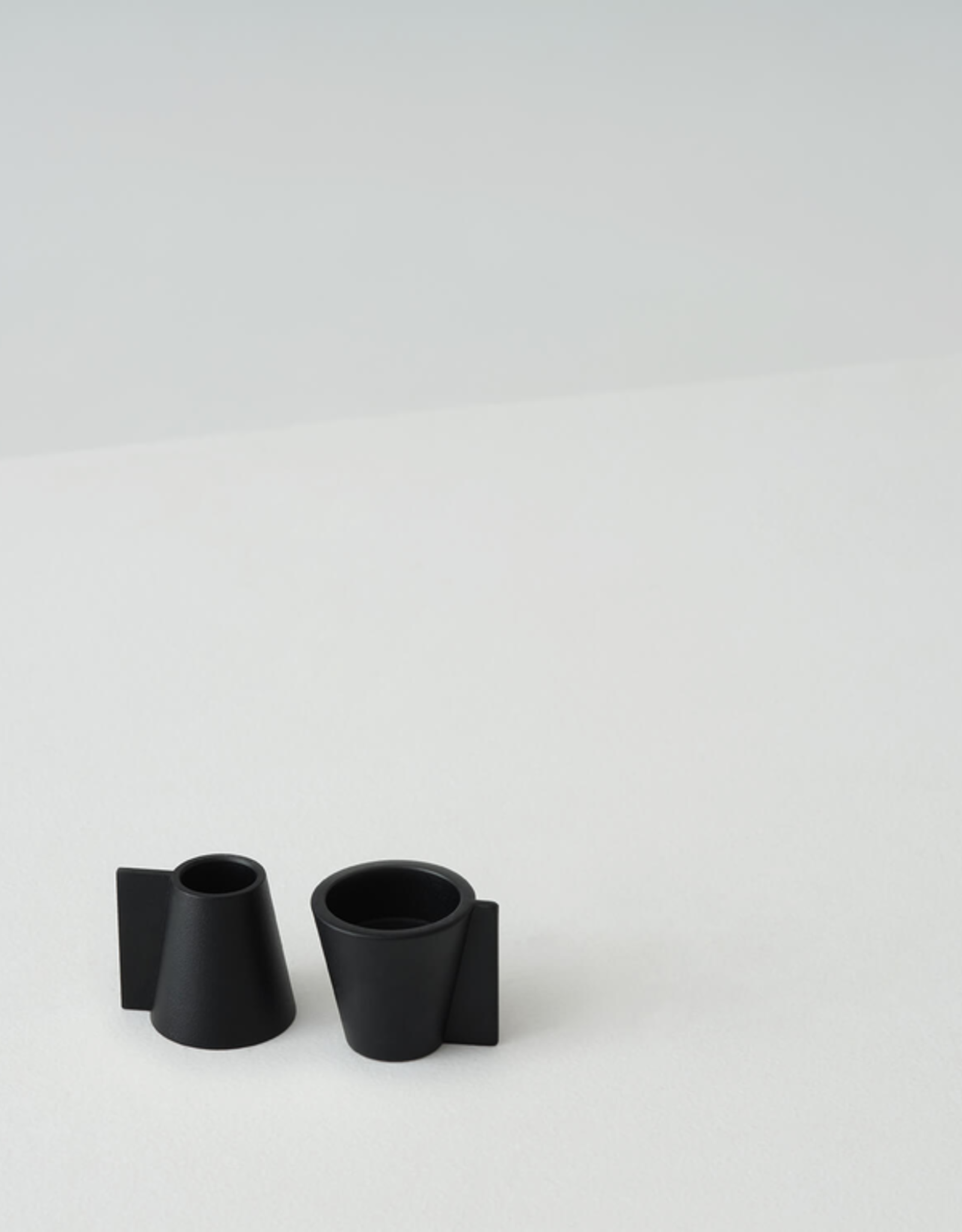 Pitch Candle Holder-Black (Single)