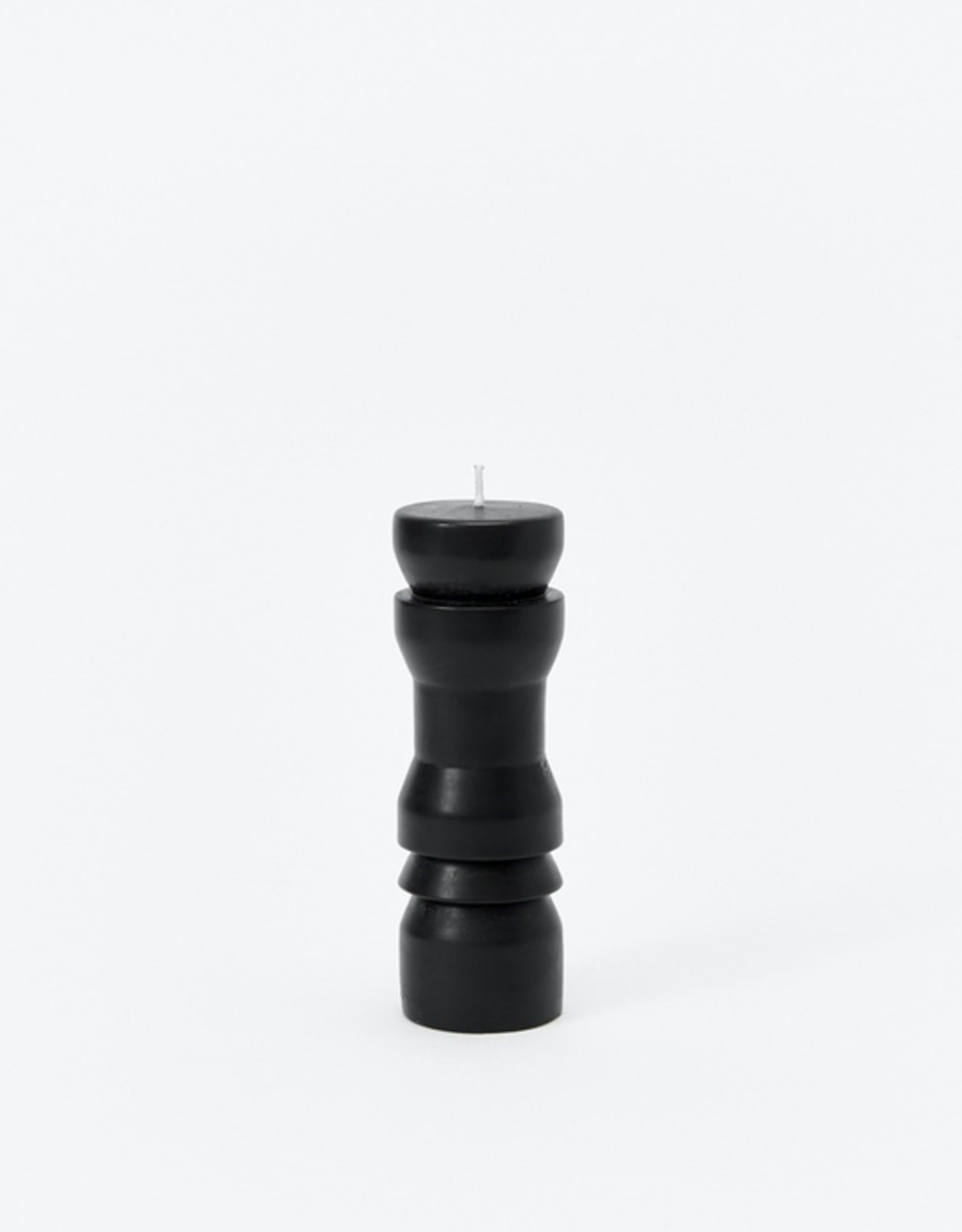 Sculpted Candle Black, Medium