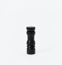 Sculpted Candle Black, Medium