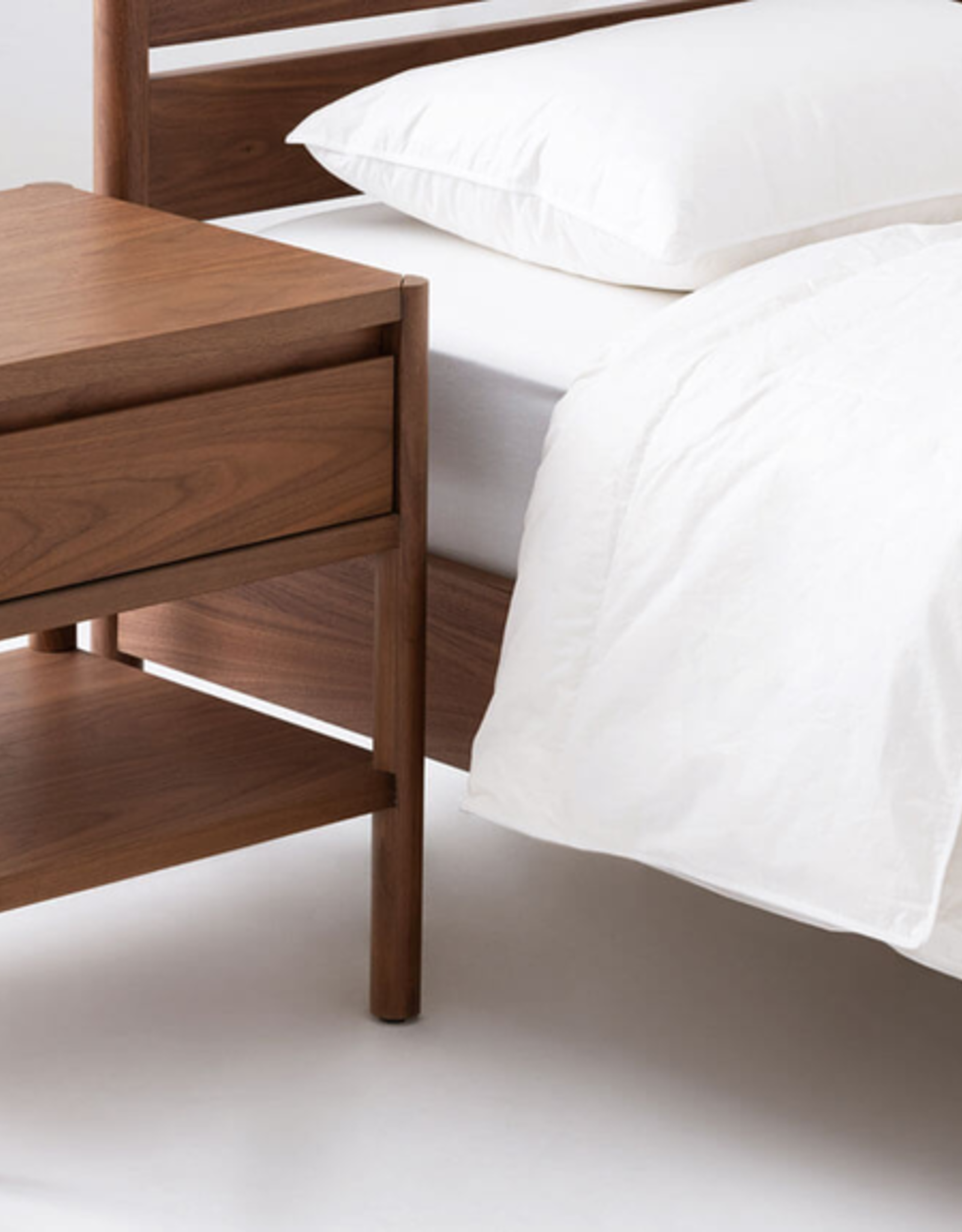 Monarch 1 Drawer Nightstand - Walnut