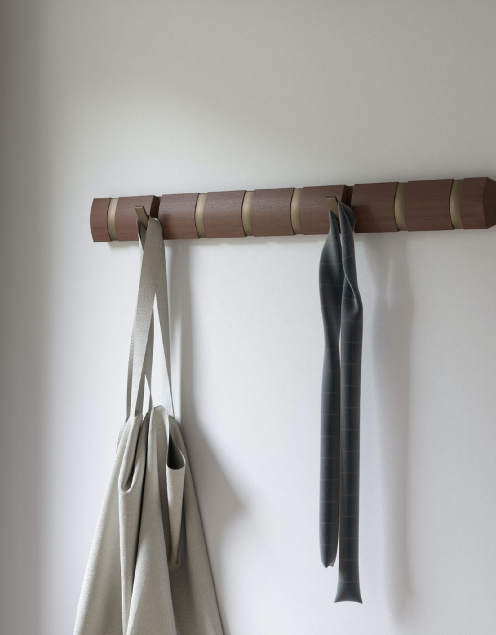 Flip Hook 8 - Walnut/Gold