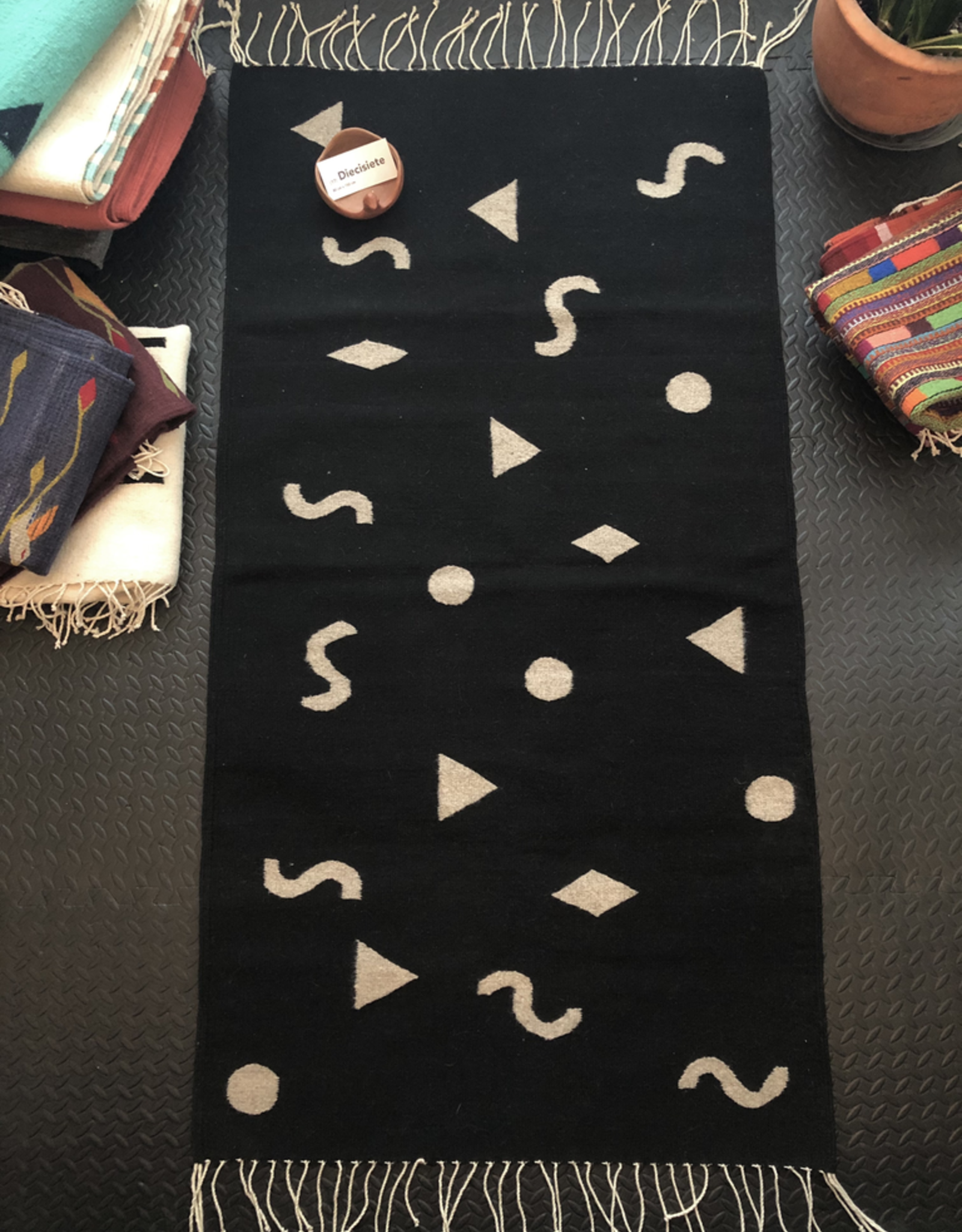 Vida Nueva Hand Woven Rug (Diecisiete) 80x150cm
