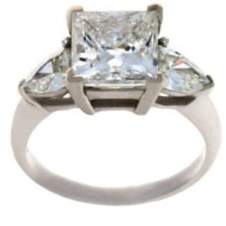 WF 3CT PRINCESS CUT DIAMOND RING (I1/G-H) WITH 2 TRILLION CUT DIAMONDS 0.60CT (SI/F-G) TOTAL 3.60CT