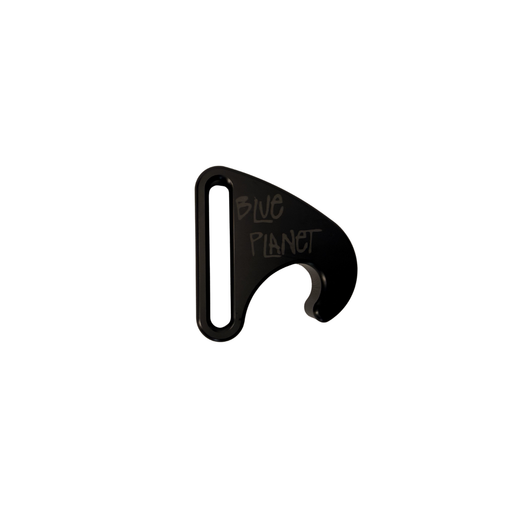 Zero Drag Retracting Leash System