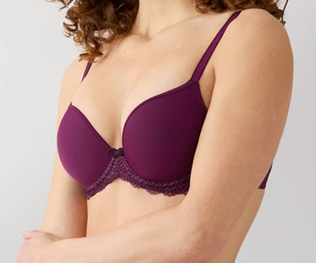 853117 La Femme Winter Bloom