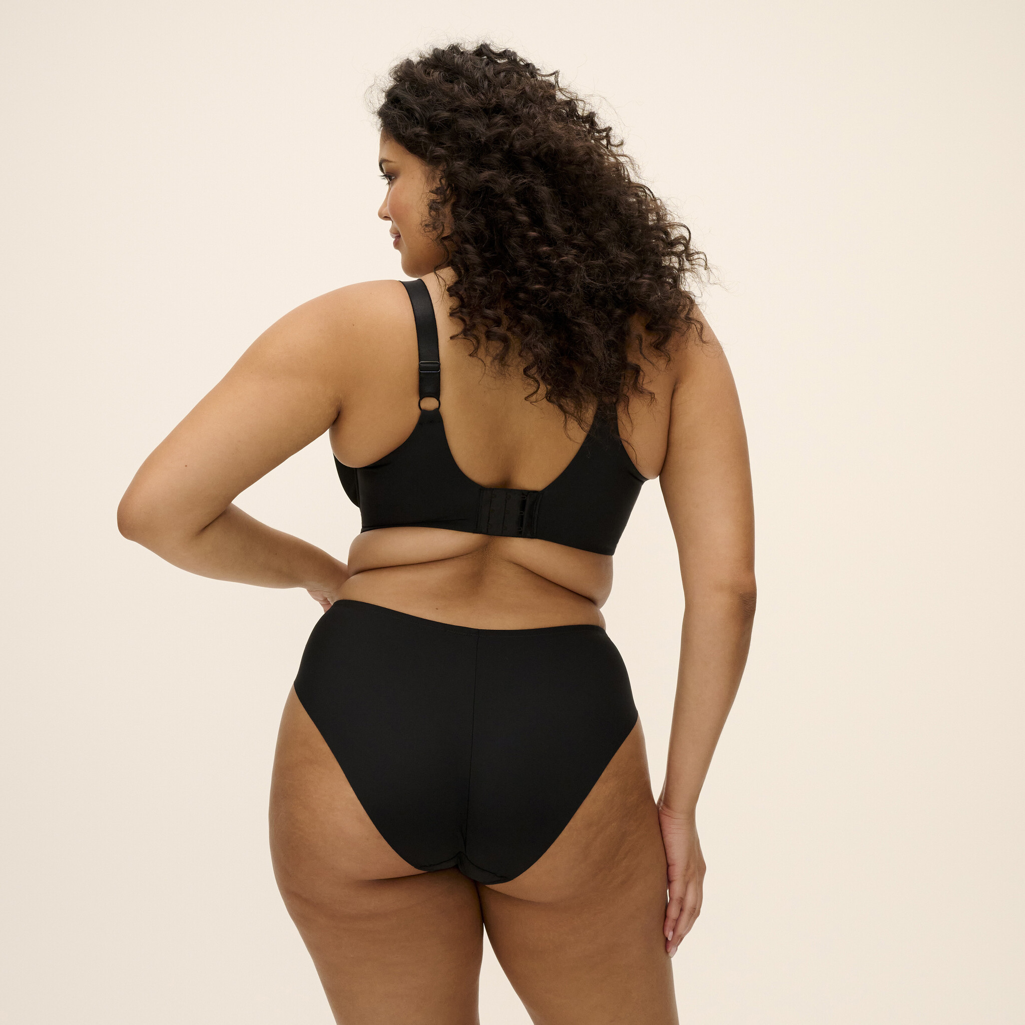 EL303705 Lyrianna Jet