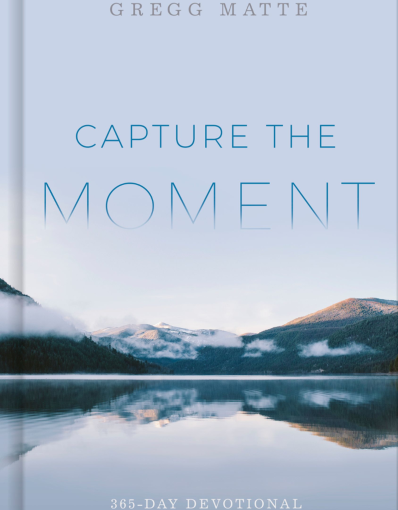 Capture the Moment 365-Day Devotional