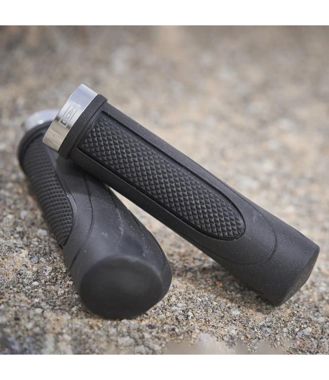 Ergonomic Grip Black, Black Closure