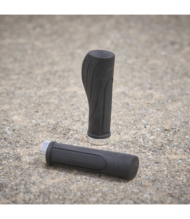 Ergonomic Grip Black, Black Closure