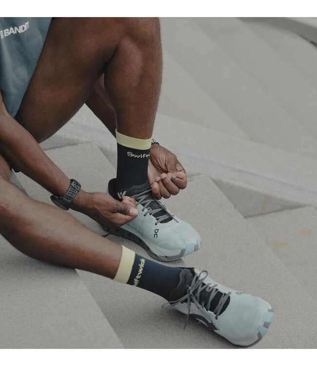 SWIFTWICK Swiftwick Aspire Mid-Crew Euro Stripe Navy Blue MD