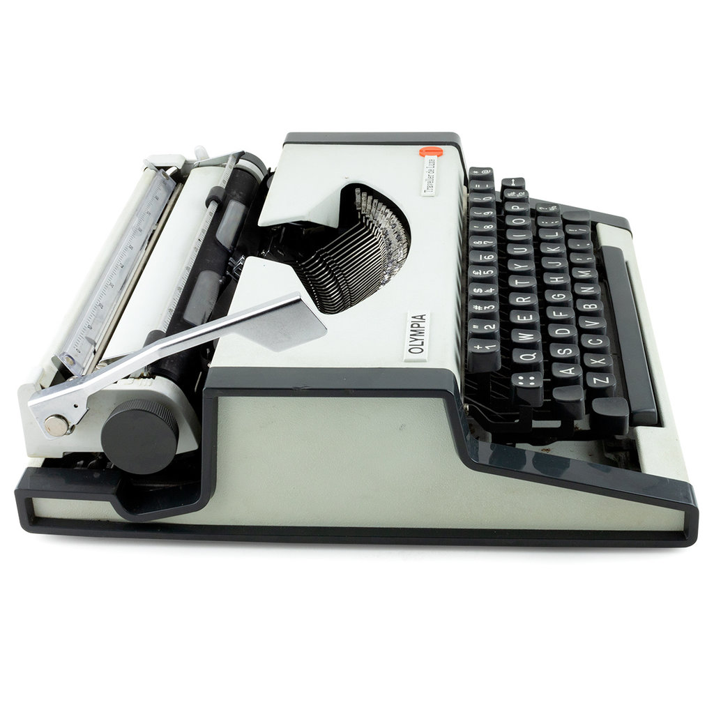 Olympia Traveller De Luxe Cursive Typewriter