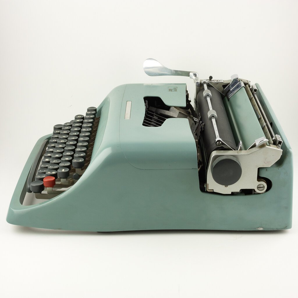 Underwood Typewriter — HRJ Events & Vintage Rentals