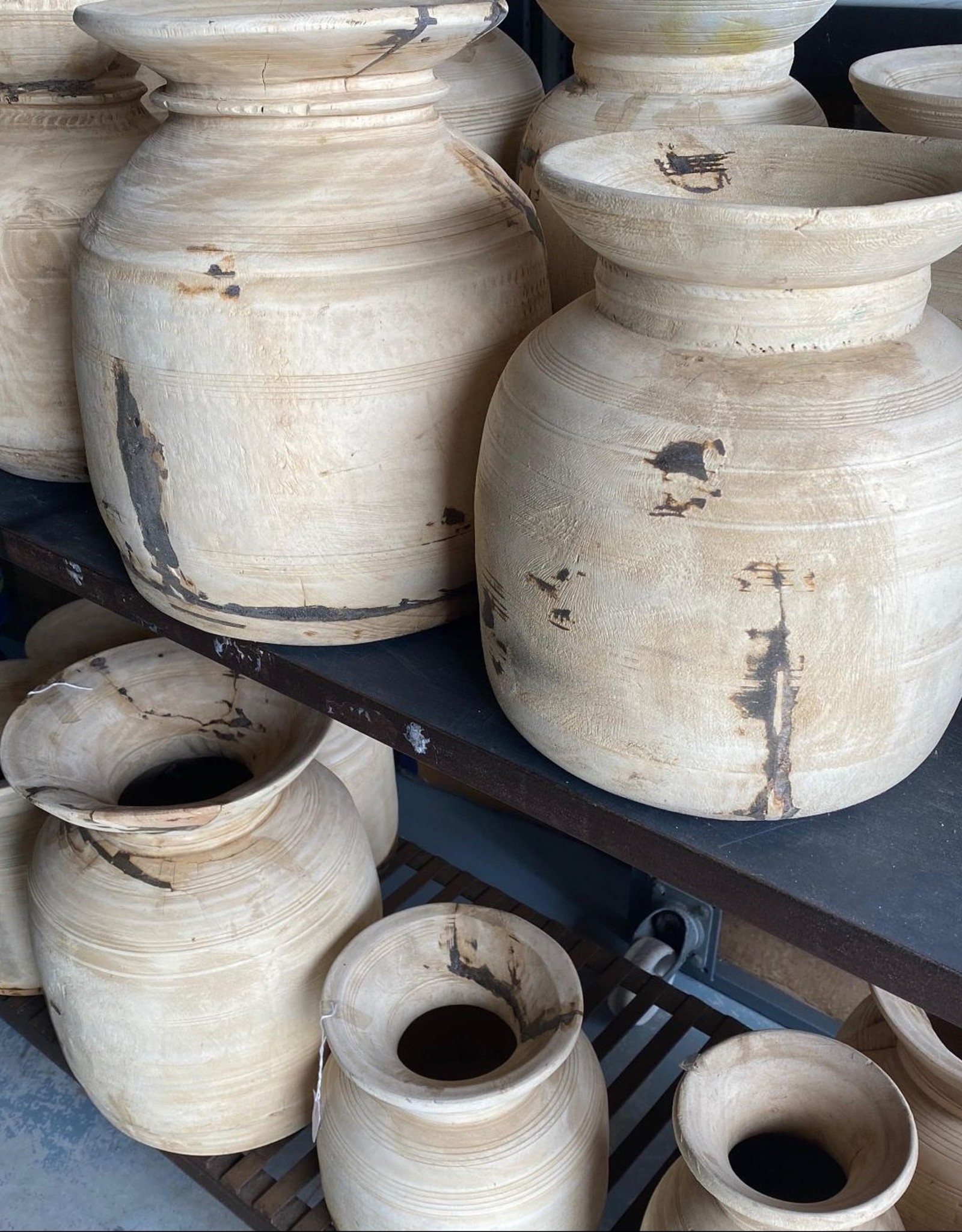 BLEACHED WOODEN MILK POTS