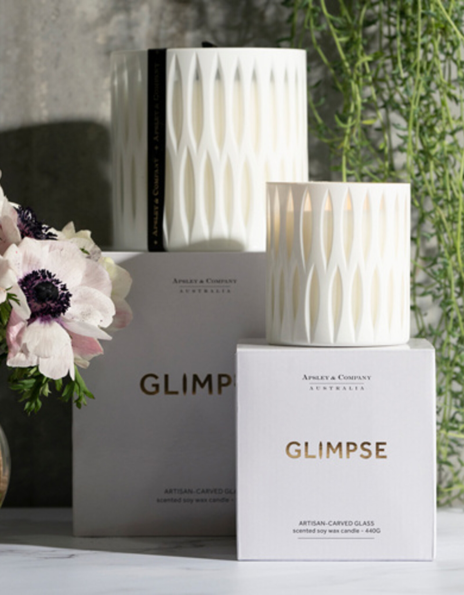 APSLEY AND COMPANY LUXURY CANDLE GLIMPSE BLANC 440G