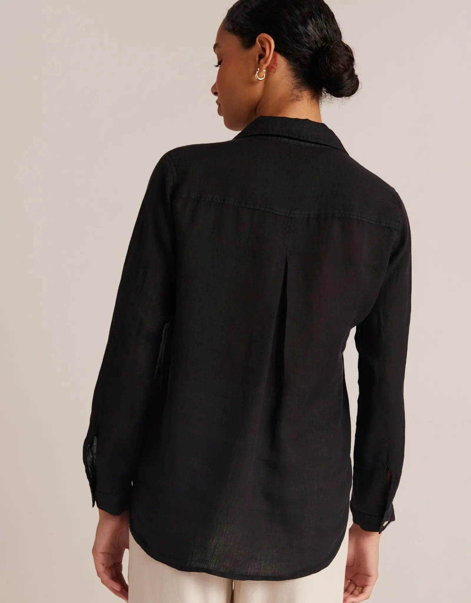 BELLA DAHL POCKET BUTTON DOWN SHIRT VINTAGE BLACK