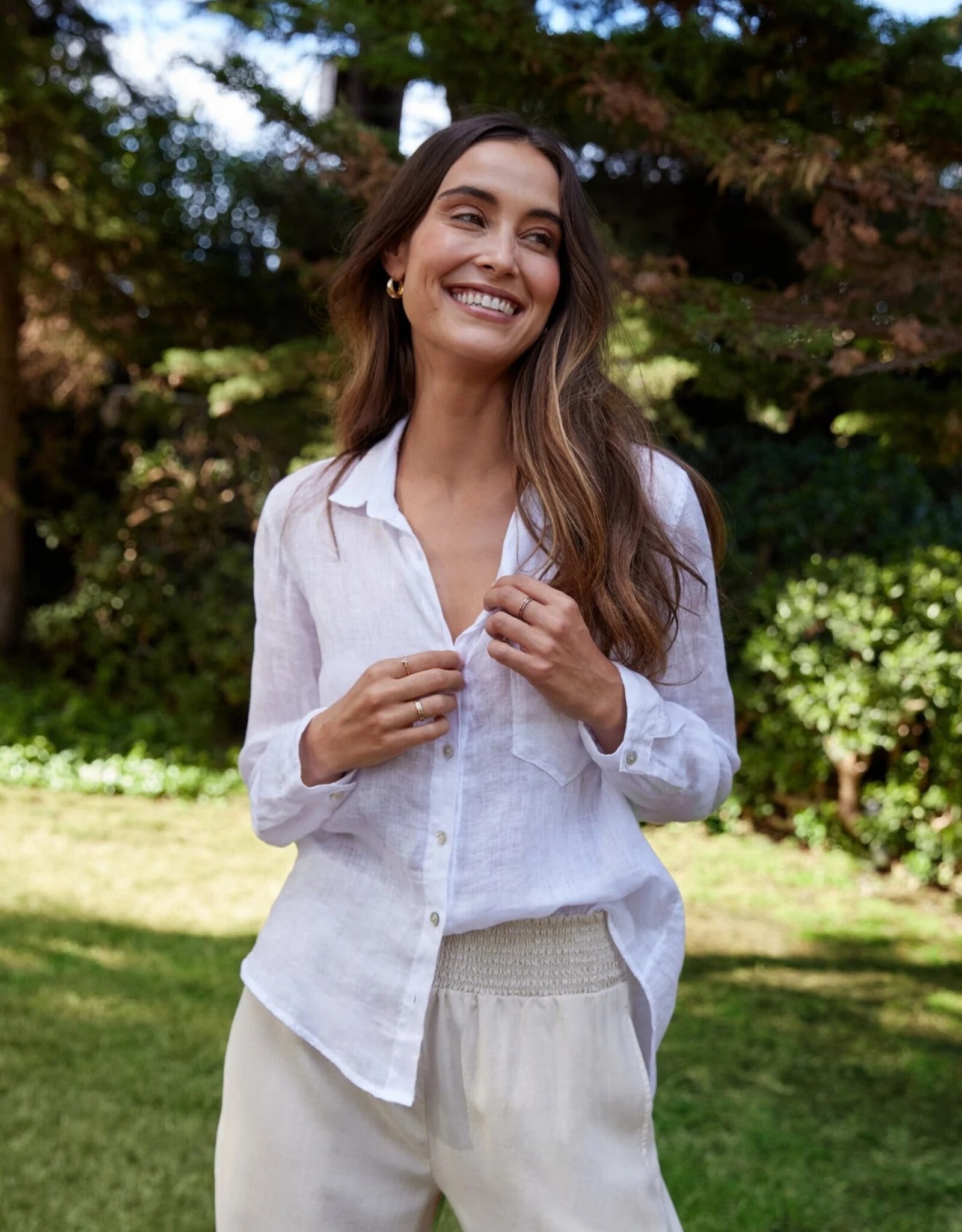 BELLA DAHL POCKET BUTTON DOWN SHIRT WHITE