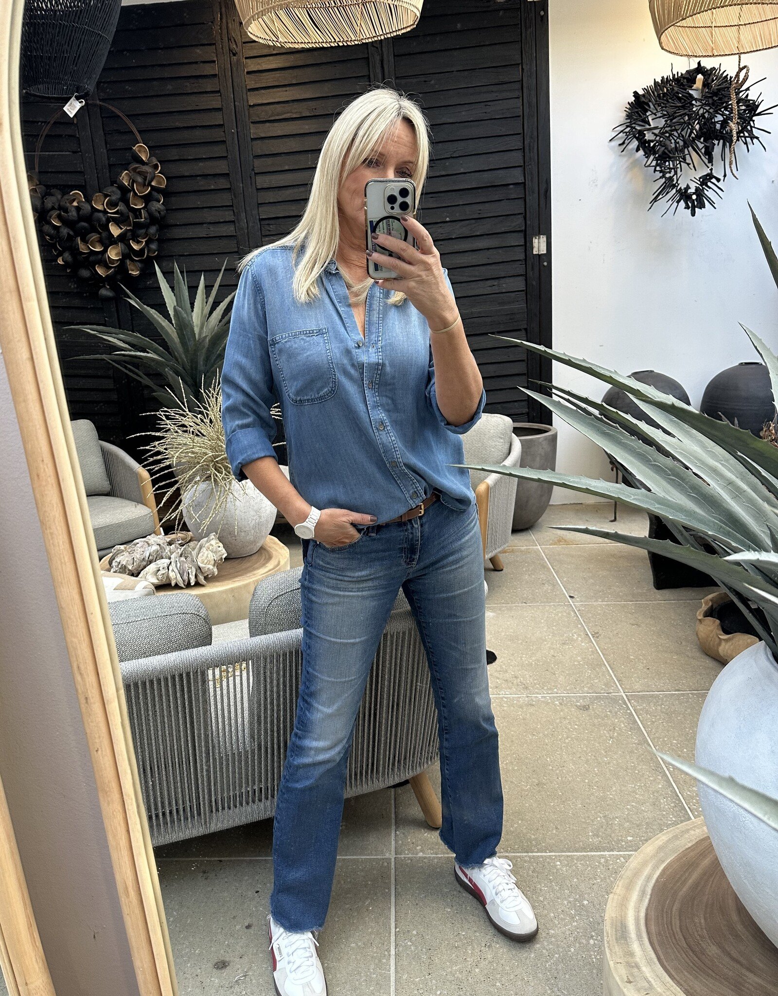 BELLA DAHL SHIRT TAIL BUTTON DOWN DENIM