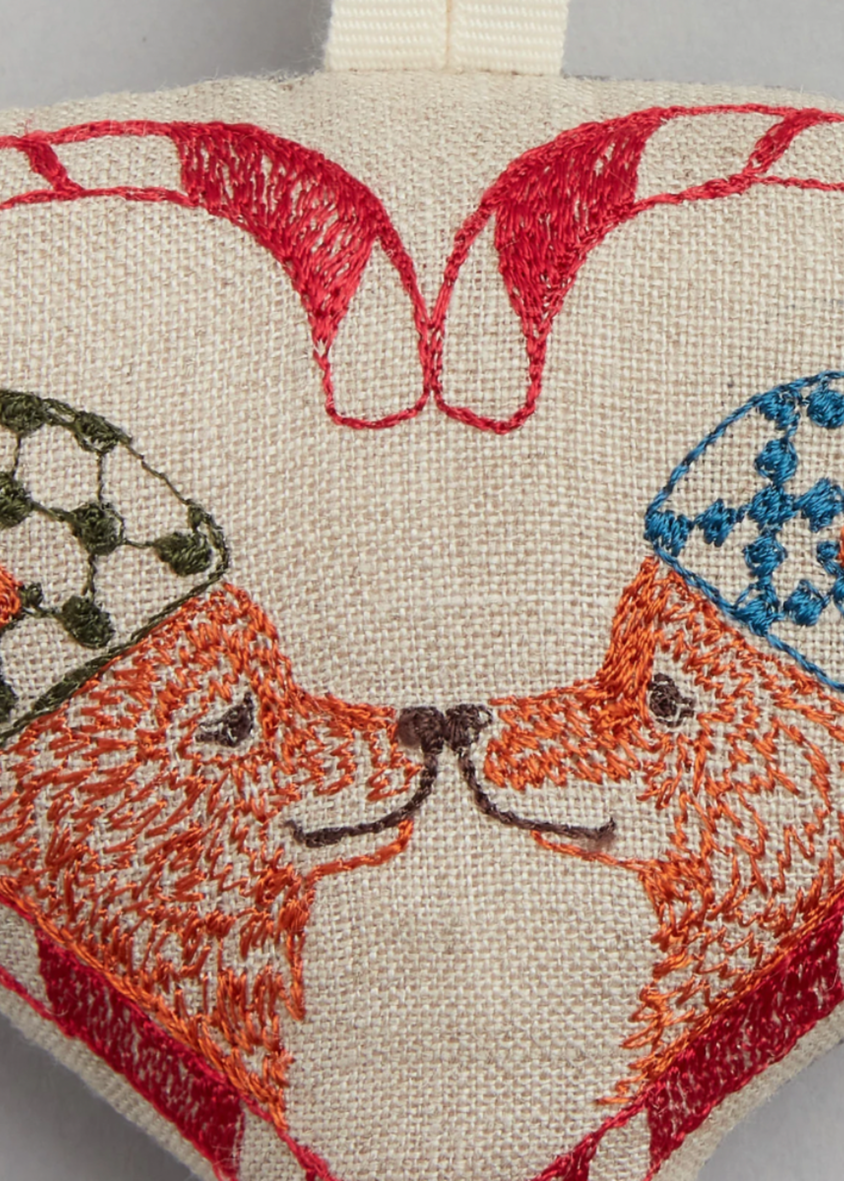 Coral & Tusk Coral & Tusk Cozy Foxes Heart Ornament