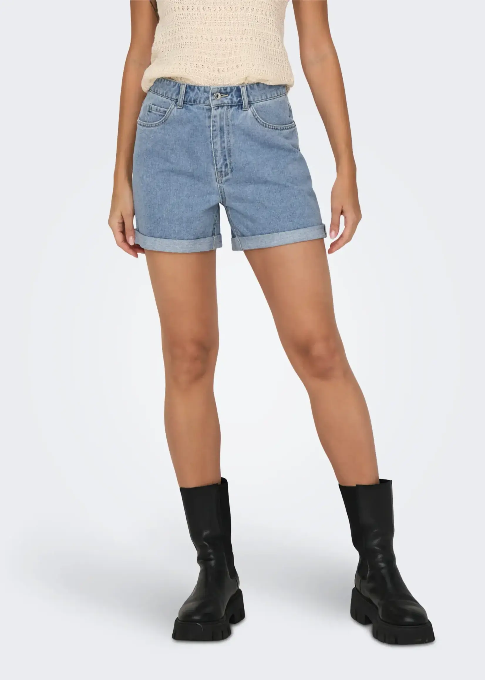 ONLY HR  Vega Mom short