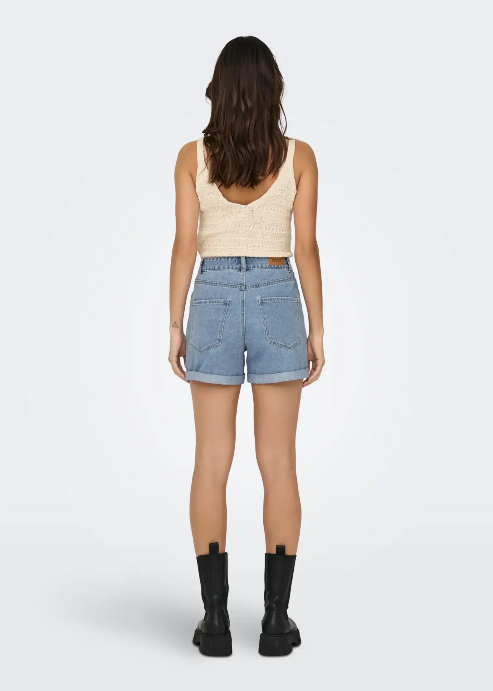 ONLY HR  Vega Mom short