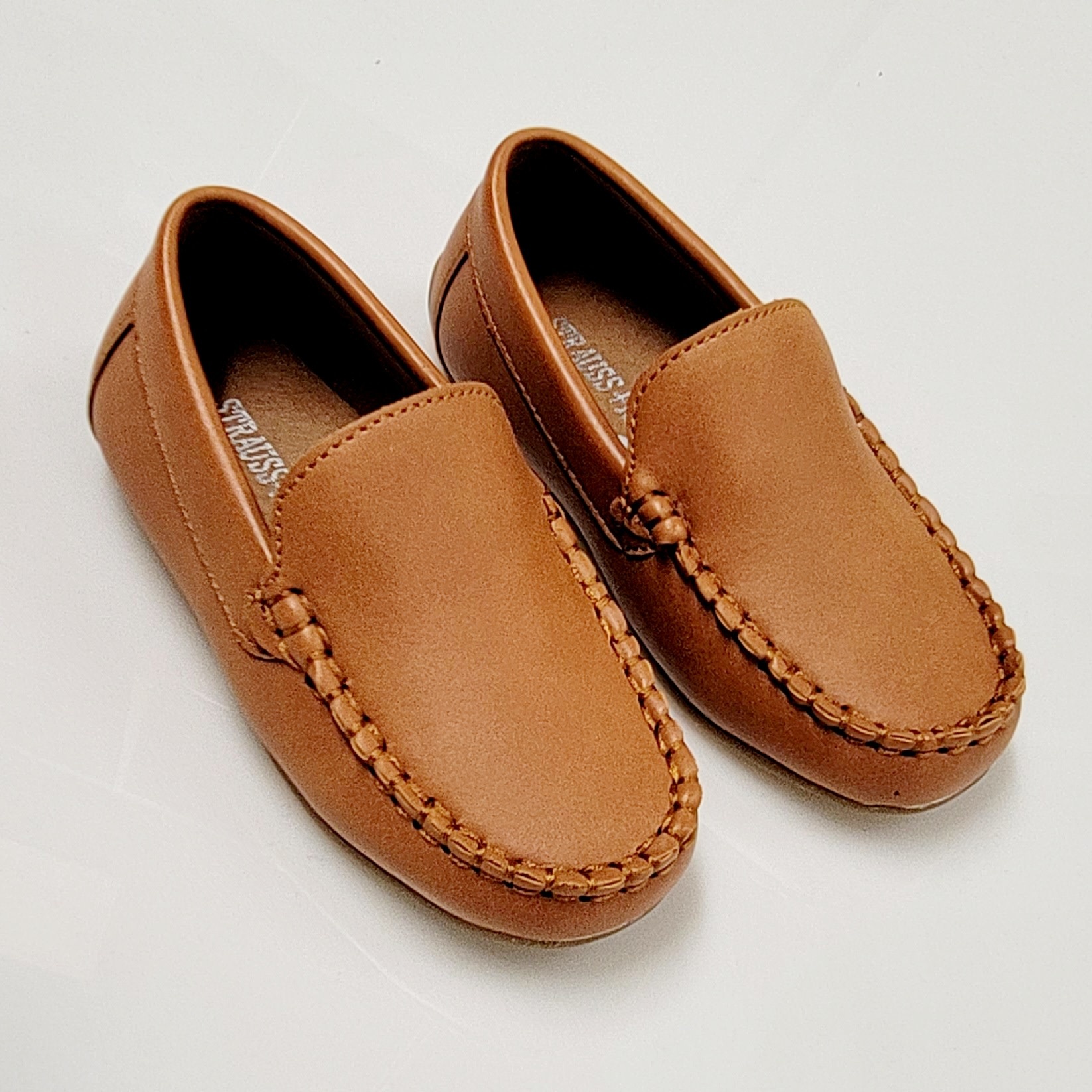 Strauss + Ramm Carsson Tan Driving Moc