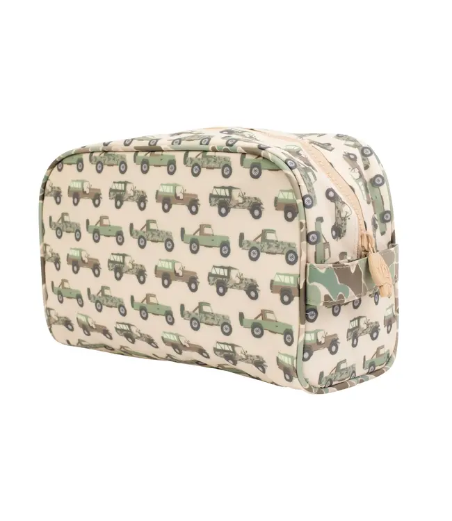 Apple of my Isla The Dopp Kit