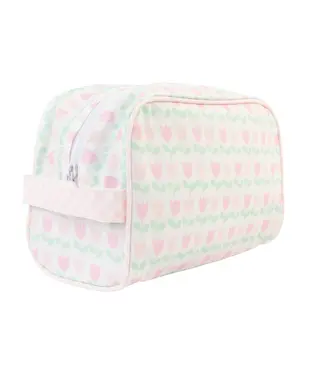 Apple of my Isla The Dopp Kit