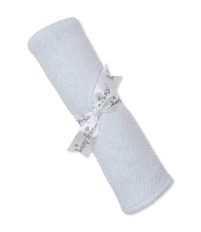 Kissy Kissy Blue Sweet Homecoming Jacquard Blanket