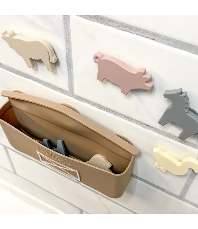 Calla & Friends Farm Suction Play Set