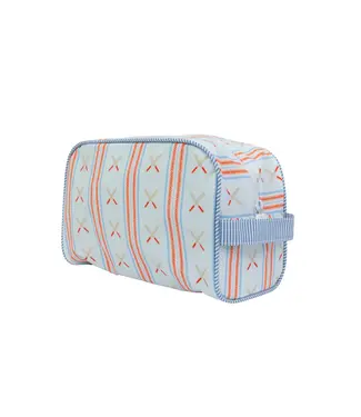Apple of My Isla The Dopp Kit