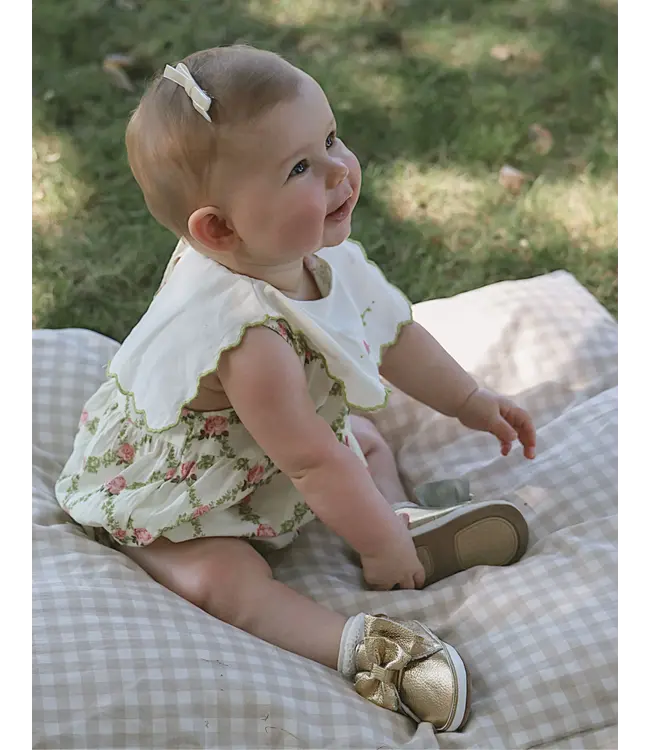Robeez Aria Gold First Kicks