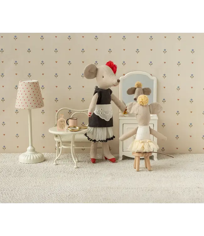 Beautician Mouse, Mum