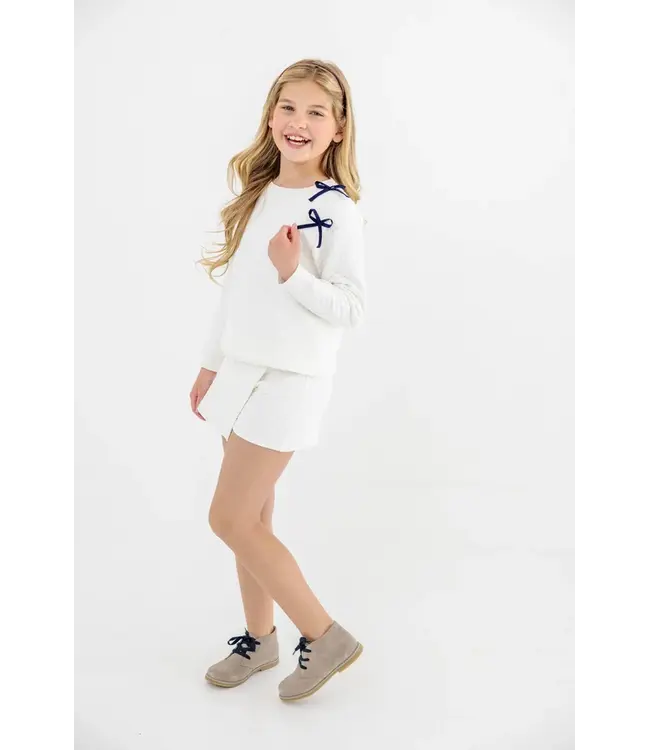 Quilted Palmetto Pearl with Nantucket Navy Bows Cassidy Comfy Quilted Crewneck