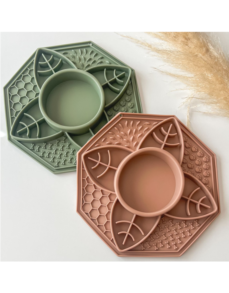 Pawsome Tails Pawsome Tails | Enrichment Feeder w/ Center Bowl Sage Green