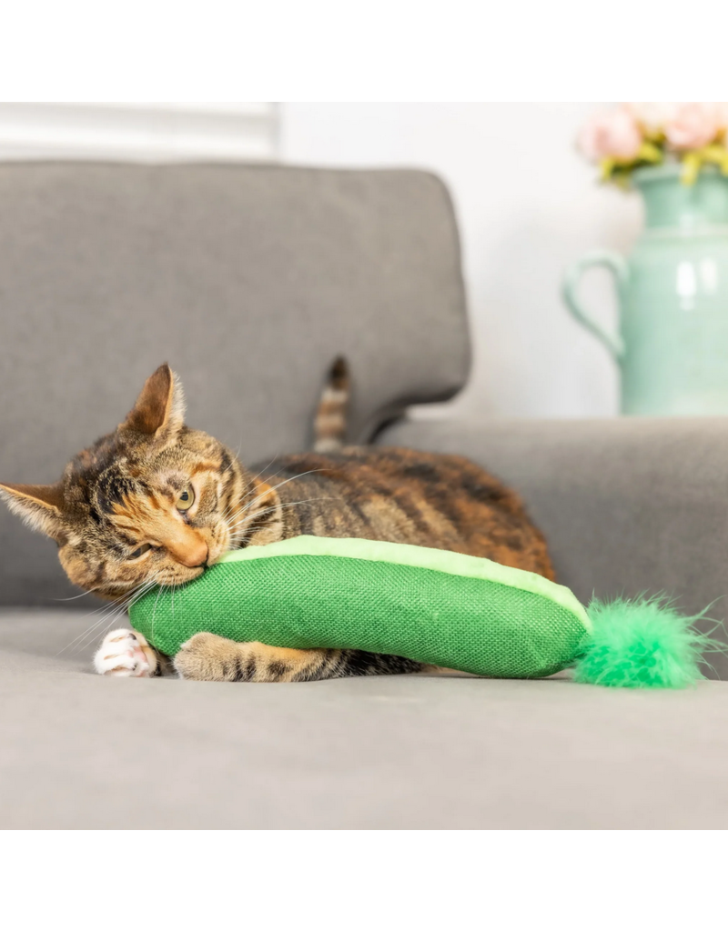 Huxley & Kent Huxley & Kent Kittybelles Cat Toys | Pickle Kicker