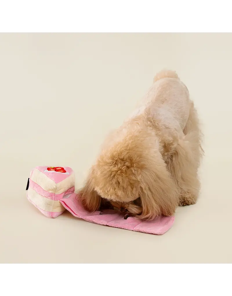 Chewffon Chewffon Plush Dog Toy | Strawberry Birthday Cake Puzzle
