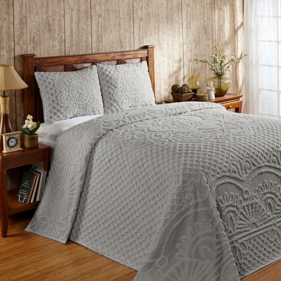 TREVOR 100 COTTON TUFTED BEDSPREAD SET Oxford Mills Home Fashion